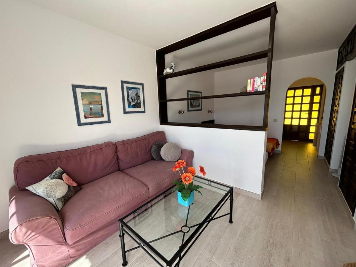 Aurora 104 Apartment Giniginamar Ngoại thất bức ảnh