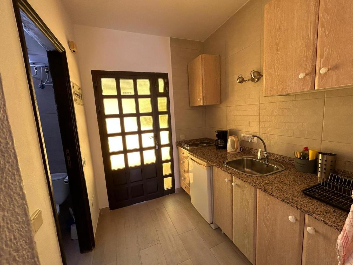Aurora 104 Apartment Giniginamar Ngoại thất bức ảnh