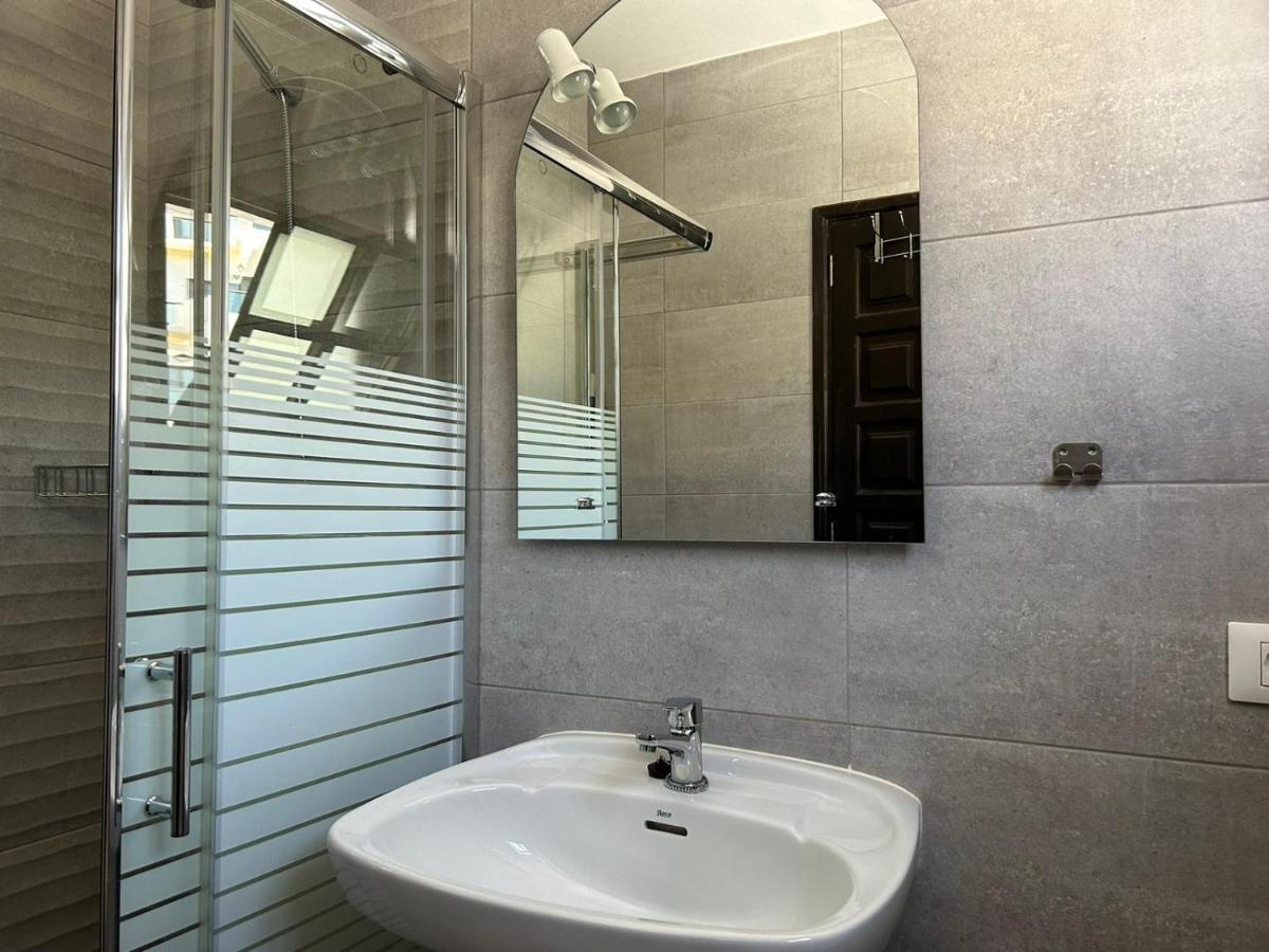 Aurora 104 Apartment Giniginamar Ngoại thất bức ảnh